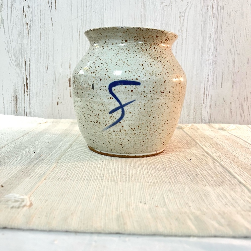 Pottery vase planter fox hollow pottery Jean cockran
